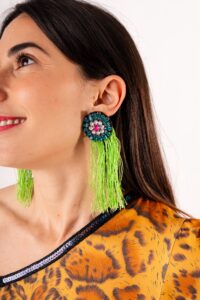 Orecchini con Frange Fluo e Cristalli