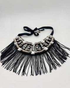 Collana colletto con frange