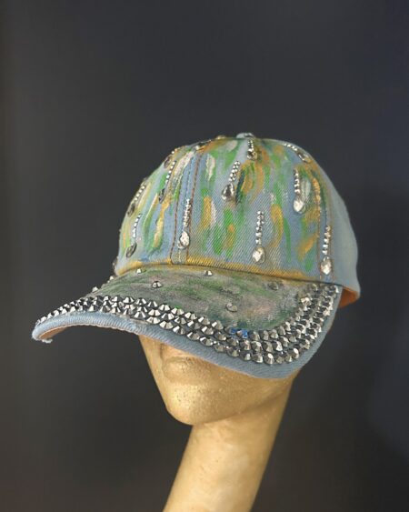 Cappello jeans con visiera e swarovsky