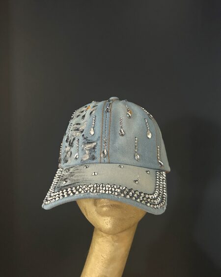 Cappello jeans con visiera e swarovsky