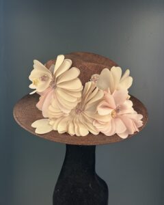 Cappello floreale tabacco (4)