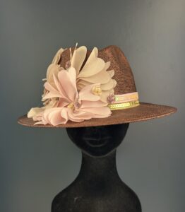 Cappello floreale tabacco (4)