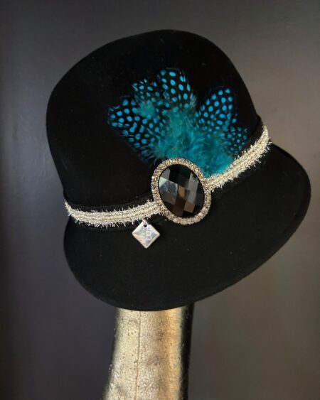 Cappello Cloche ala lunga