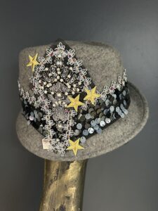 Cappello grigio Nemèsi