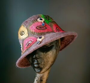 Cappello viola Butterfly