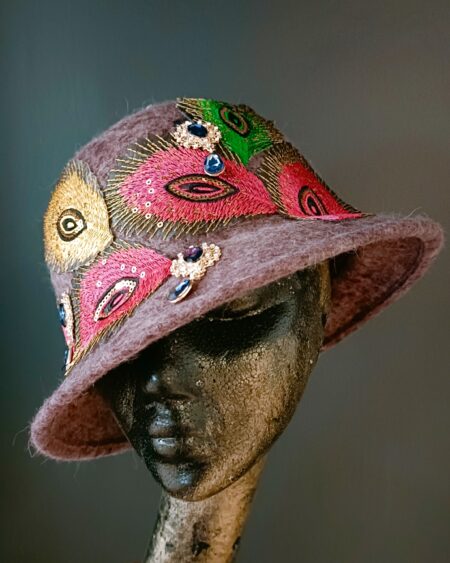 Cappello viola Butterfly