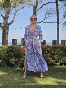 Abito lungo fantasia Paisley con cintura