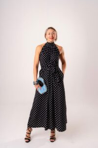 Abito Lungo a Pois Nero e Bianco con Scollo Americano e Fiocco al Collo - Chic & Retrò