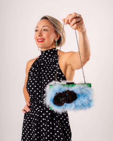 Borsa Clutch Elegante in marabu Azzurra e Dettaglio Gioiello