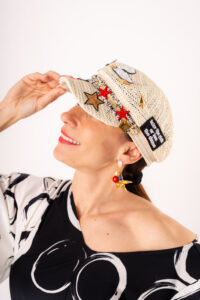 Cappello Baker Boy in Paglia Intrecciata con Applicazioni Gioiello e Stelle