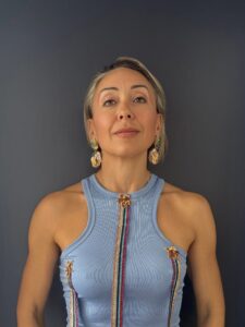 Orecchini Pendenti Sole e Foglie Oro con Cristallo Verde Smeraldo e Perle Barocche