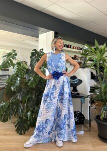 Tuta Lunga Elegante a Fiori Blu e Bianchi